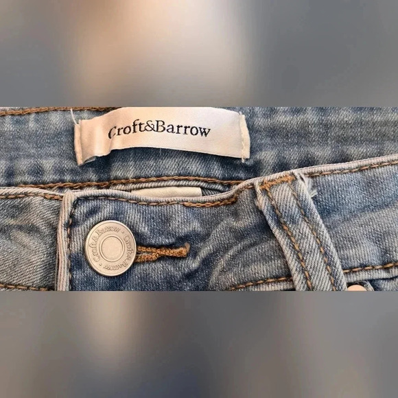 Croft & Barrow, Size 10, Stretch Capris - Picture 7 of 7